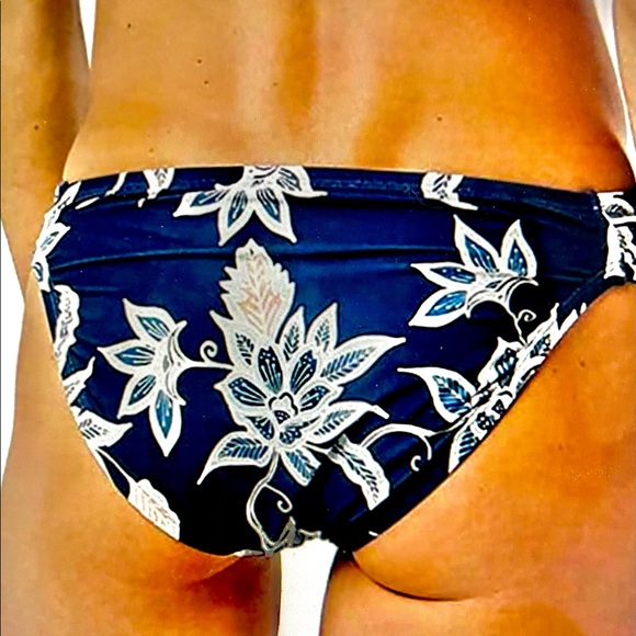 Carve Designs Cardiff Bikini Bottoms Batik Floral Size S Swimwear - Picture 2 of 6